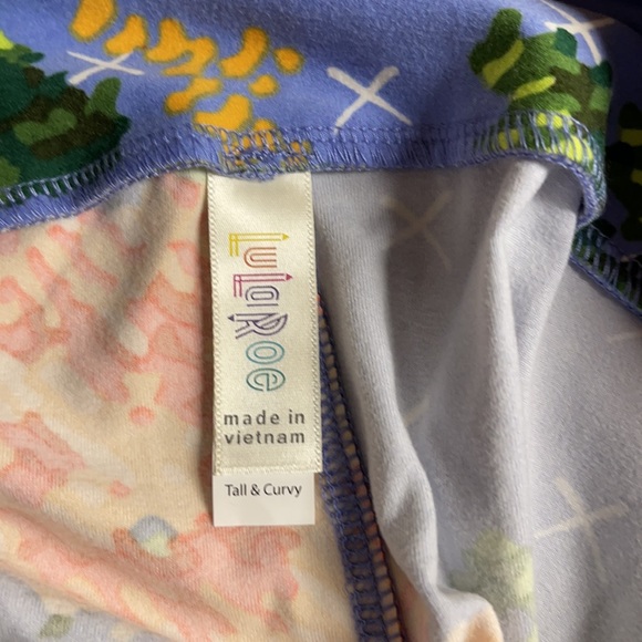 LuLaRoe New TC Tall & Curvy Blue Digital Floral Leggings NWT - Picture 5 of 7